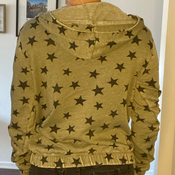 Alternative Star pullover - Picture 2 of 2